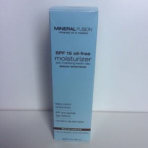 Mineral Fusion SPF 15 Oil-Free Moisturizer